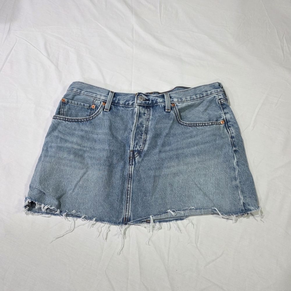 Levis Icon Classic Denim Jean Skirt Button Fly Raw Hem Indie Sleaze Americana.33